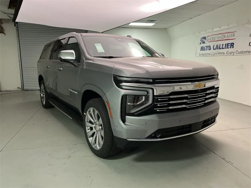2026 Chevrolet Suburban Premier photo 1