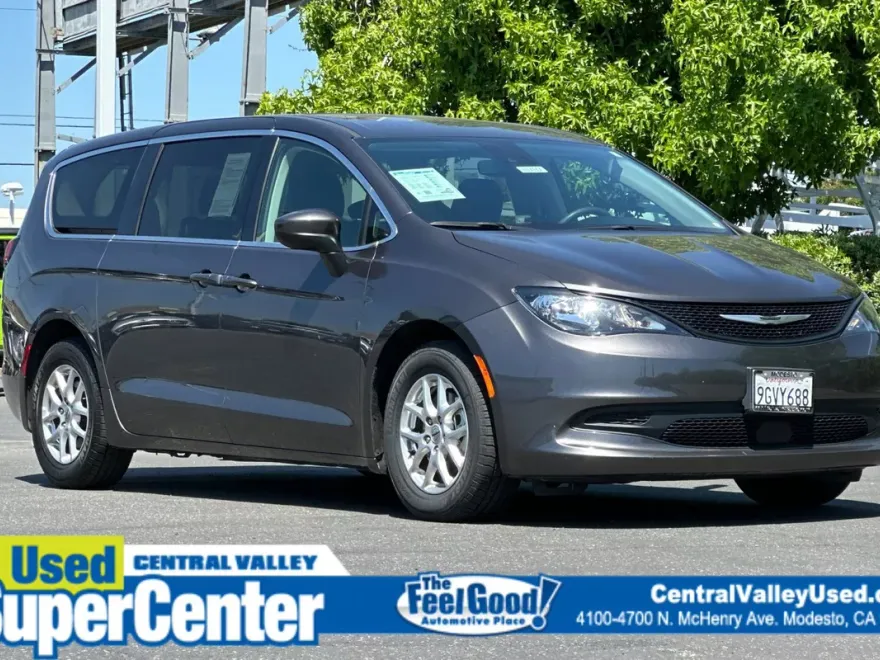 2023 Chrysler Pacifica LX photo 1