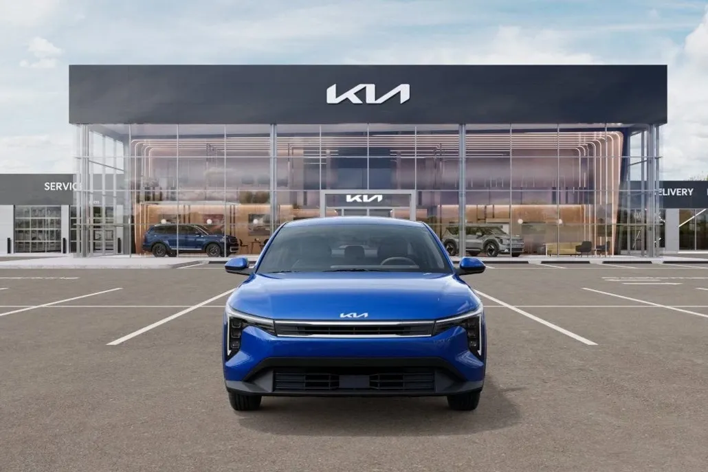 2025 Kia K4 LXS photo 1