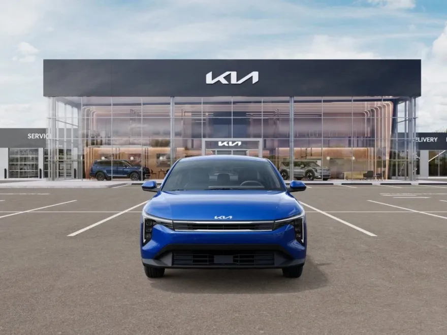 2025 Kia K4 LXS photo 1