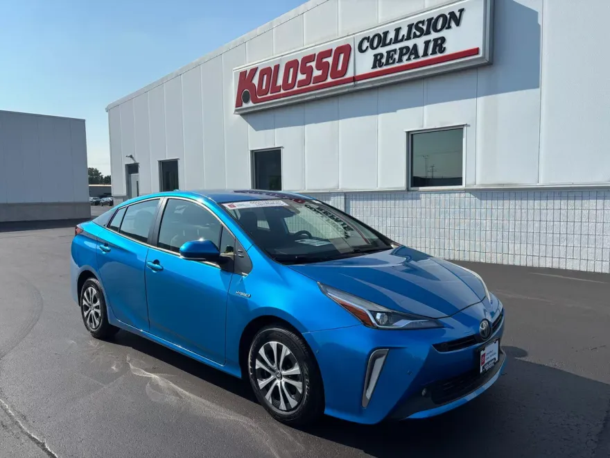 2021 Toyota Prius LE AWD-e photo 1