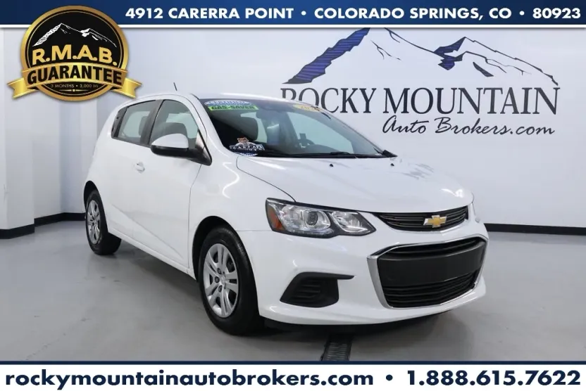 2020 Chevrolet Sonic LT photo 1