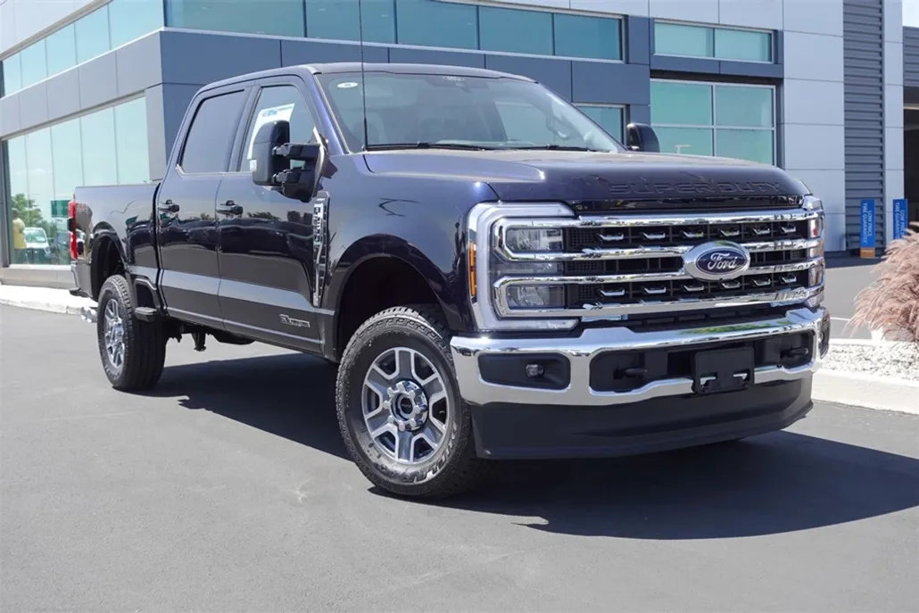 2025 Ford F-250 Lariat photo 1