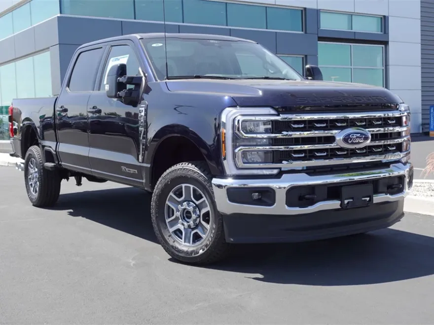 2025 Ford F-250 Lariat photo 1