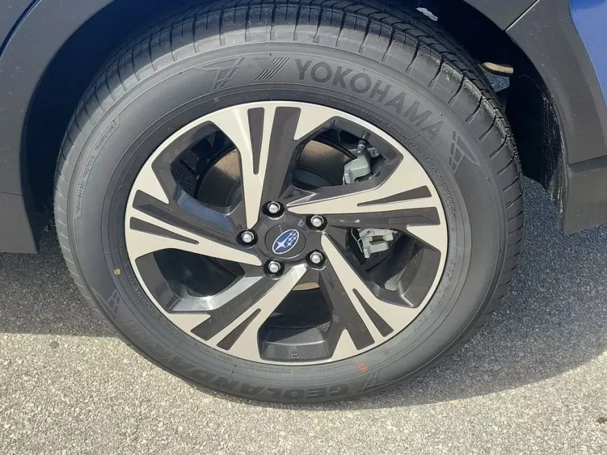 2025 Subaru Crosstrek Premium photo 1