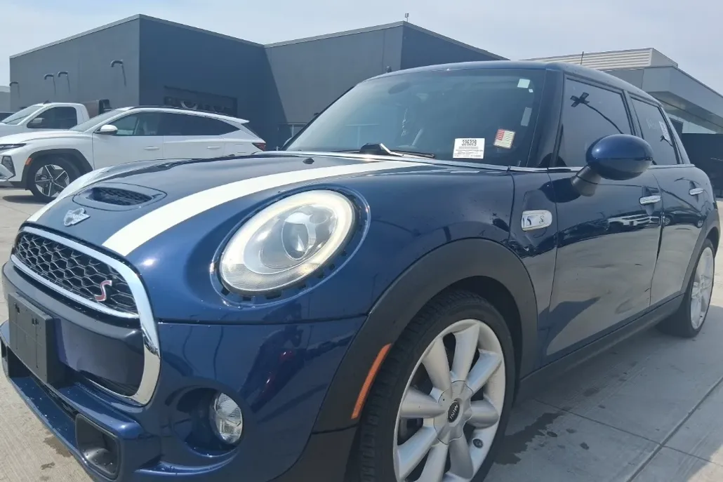2015 Mini Cooper Hardtop S photo 1