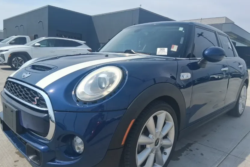 2015 Mini Cooper Hardtop S photo 1
