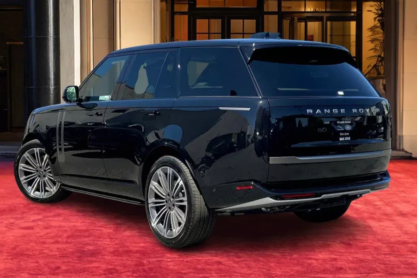 2025 Land Rover Range Rover SE photo 1