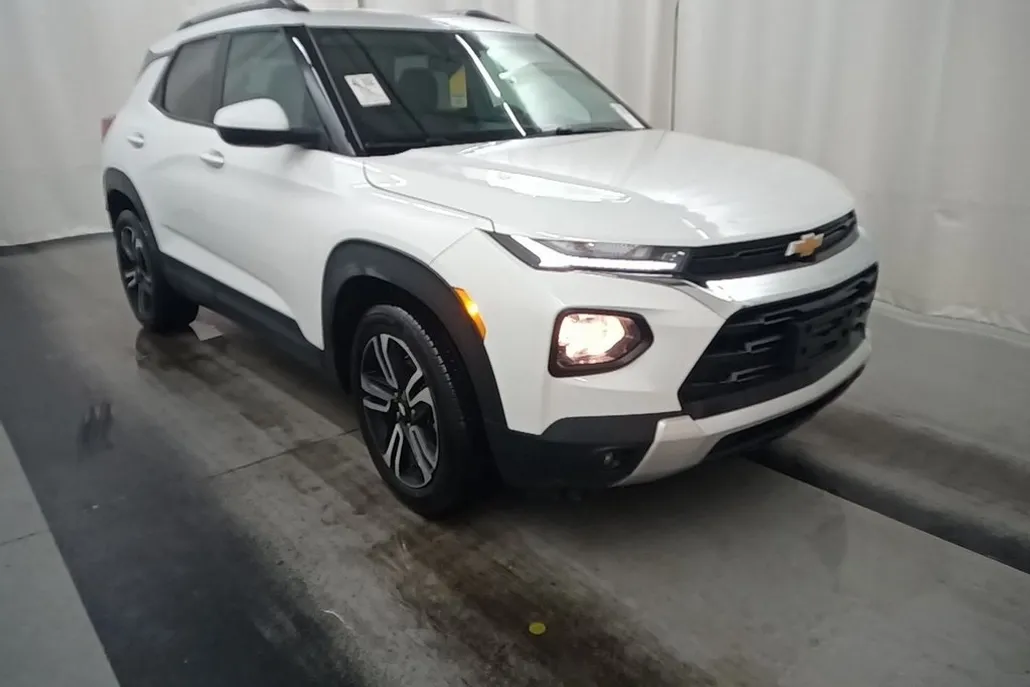 2023 Chevrolet Trailblazer LT photo 1