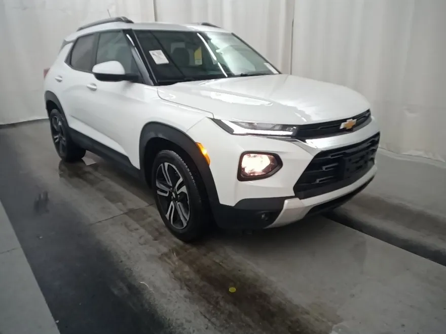 2023 Chevrolet Trailblazer LT photo 1