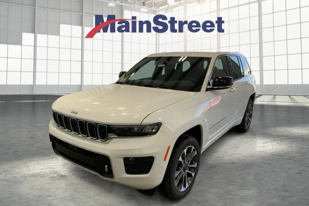 2025 Jeep Grand Cherokee Overland photo 1