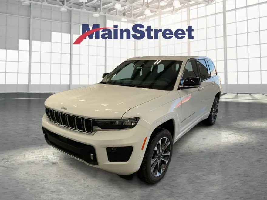 2025 Jeep Grand Cherokee Overland photo 1