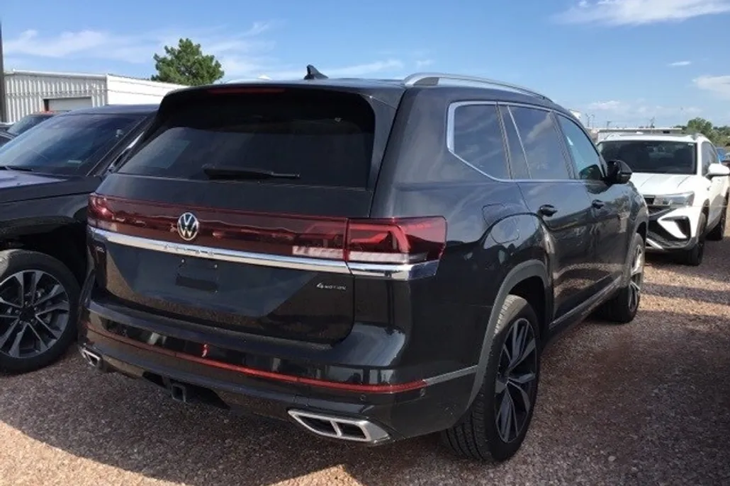 2024 Volkswagen Atlas SEL Premium R-Line photo 1