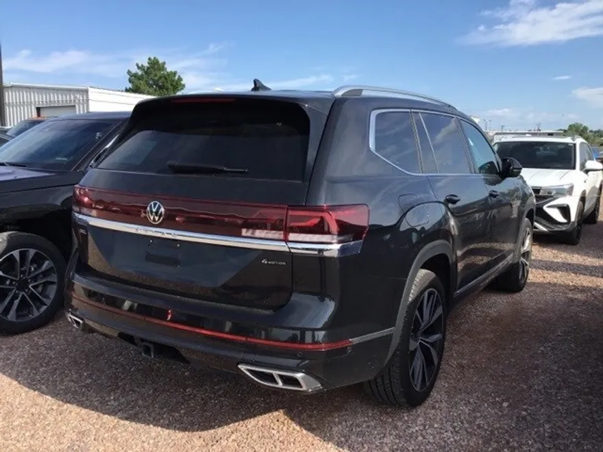 2024 Volkswagen Atlas SEL Premium R-Line photo 1