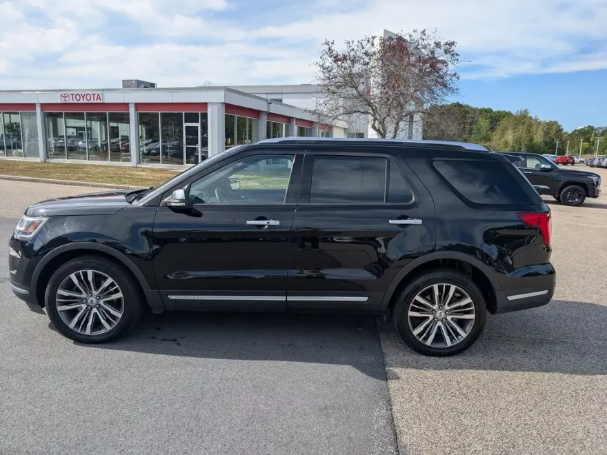 2018 Ford Explorer Platinum photo 1