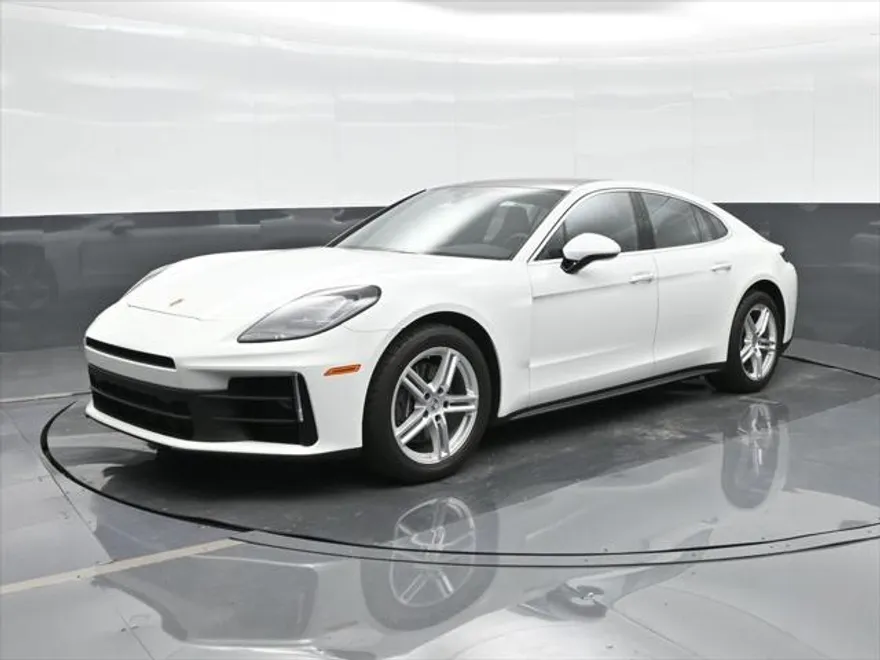 2024 Porsche Panamera photo 1