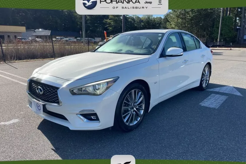 2018 Infiniti Q50 3.0t LUXE photo 1