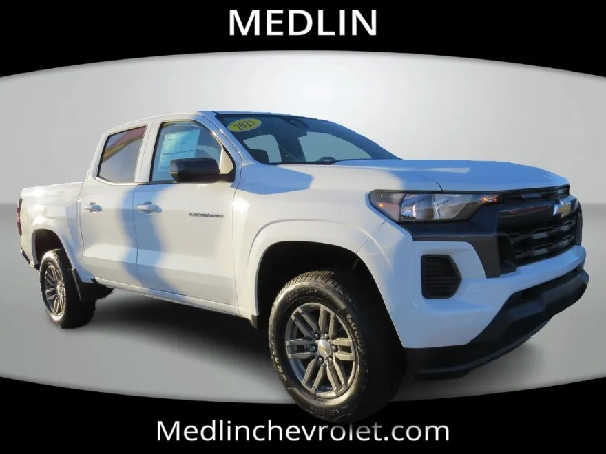2025 Chevrolet Colorado Work Truck LT photo 1