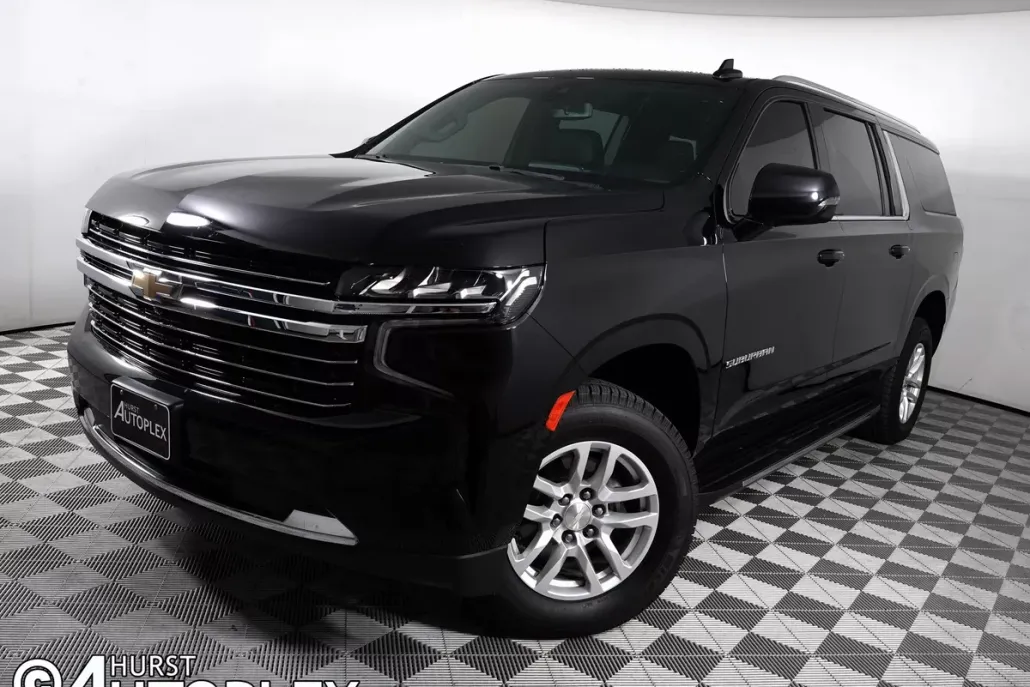 2022 Chevrolet Suburban LT photo 1