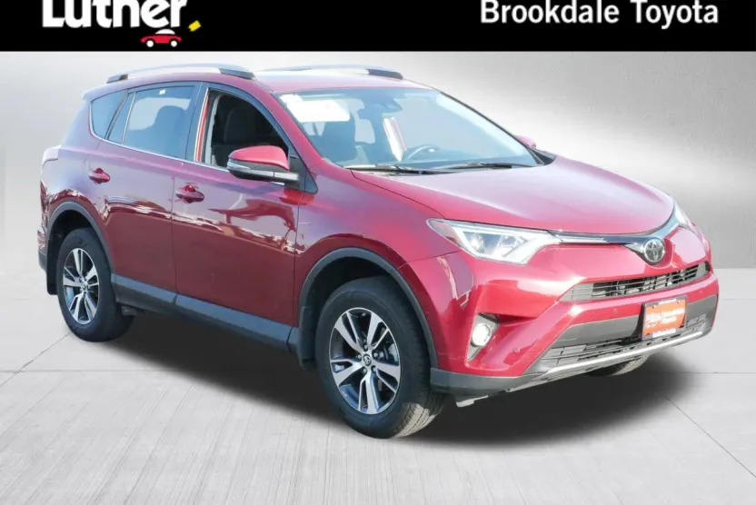 2018 Toyota RAV4 XLE photo 1
