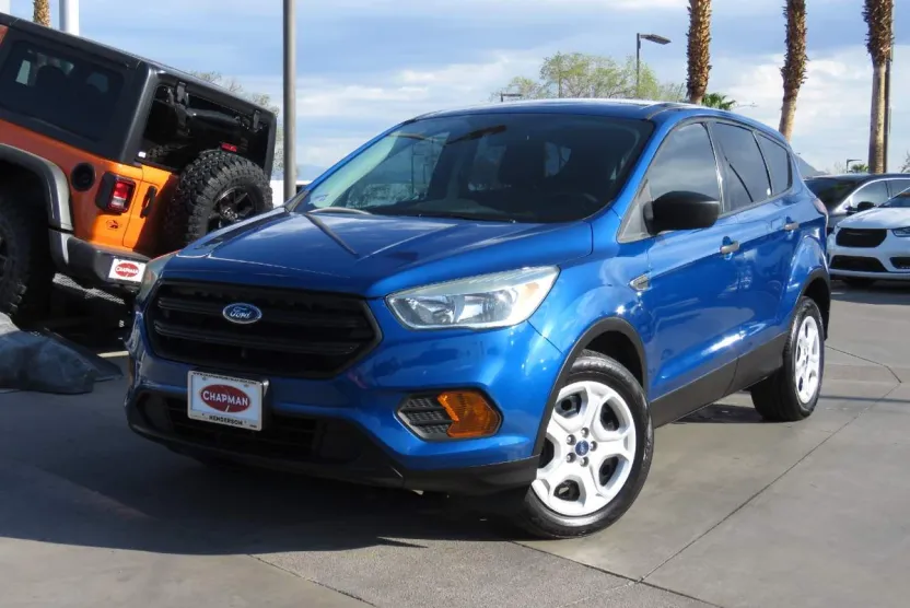2017 Ford Escape S photo 1