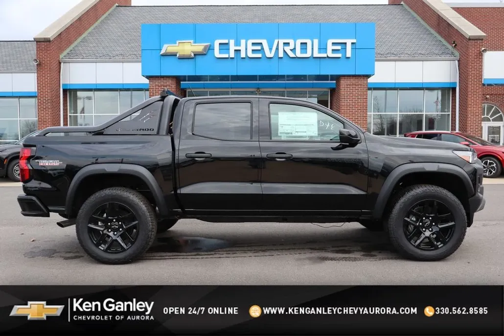 2025 Chevrolet Colorado Trail Boss photo 1