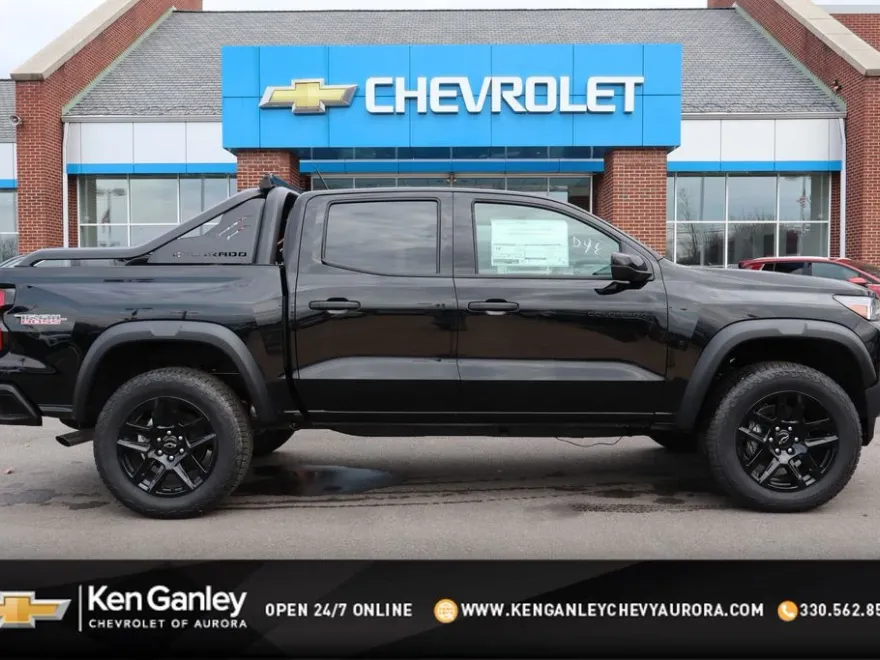2025 Chevrolet Colorado Trail Boss photo 1