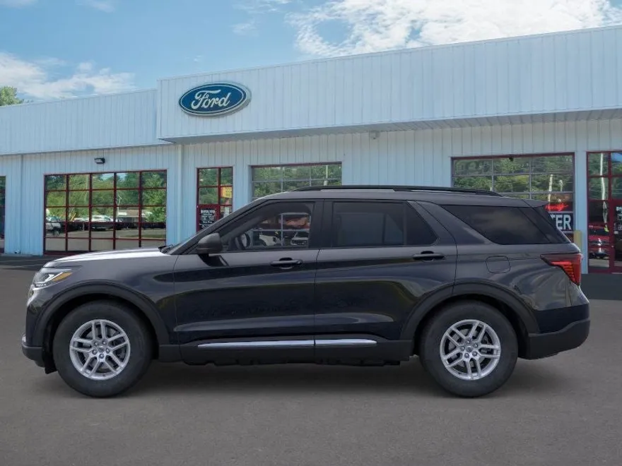 2025 Ford Explorer photo 1