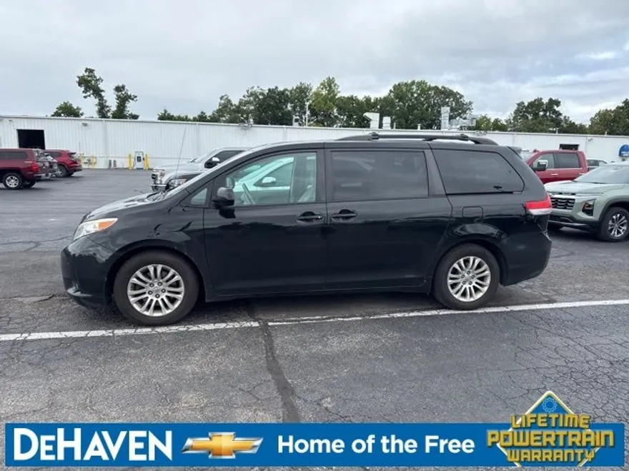 2012 Toyota Sienna Limited photo 1