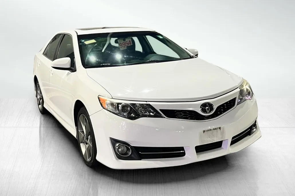 2014 Toyota Camry SE photo 1
