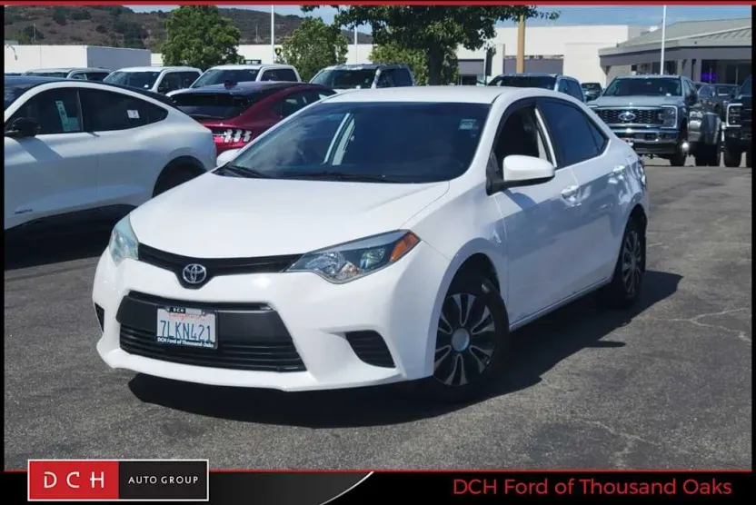 2015 Toyota Corolla L photo 1