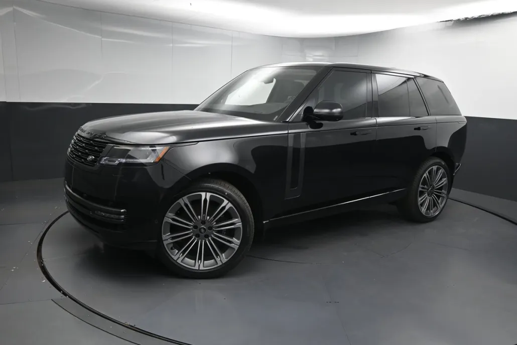 2025 Land Rover Range Rover SE photo 1