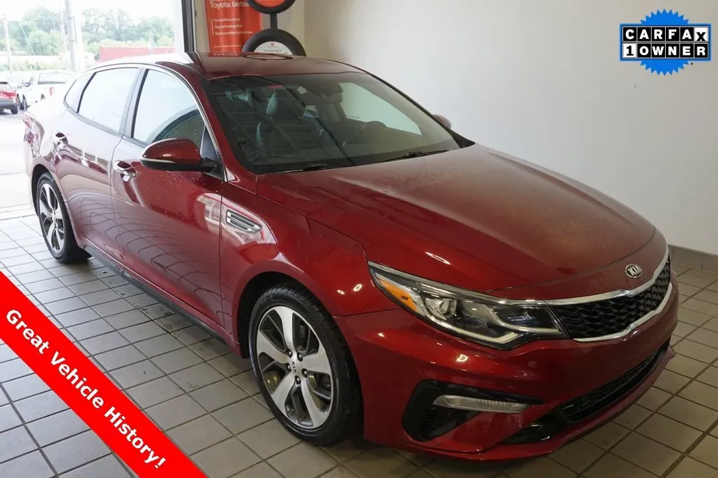 2020 Kia Optima S photo 1