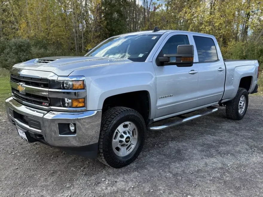 2019 Chevrolet Silverado 2500HD LT photo 1