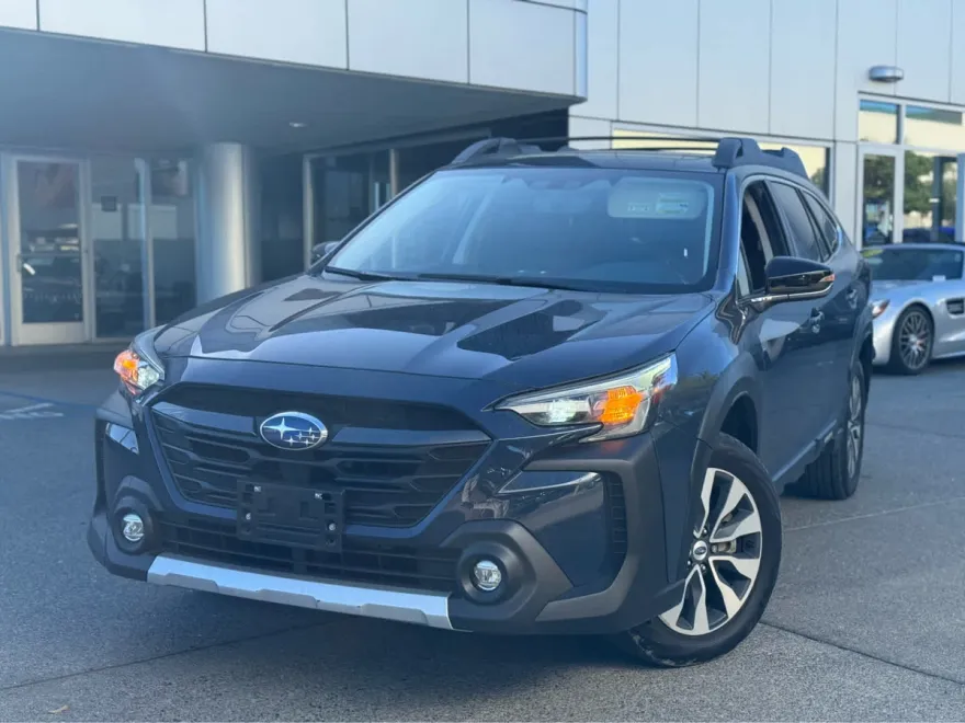 2023 Subaru Outback Limited photo 1