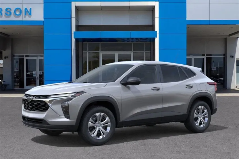 2026 Chevrolet Trax LS photo 1