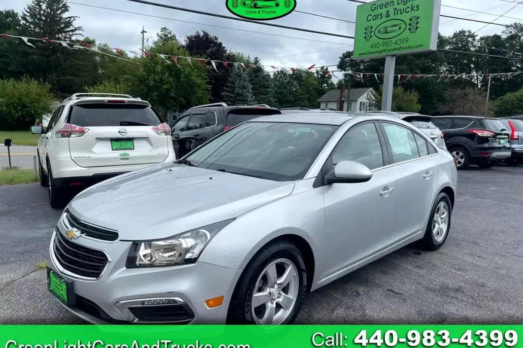 2015 Chevrolet Cruze photo 1