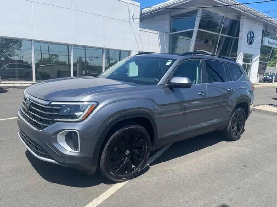 2024 Volkswagen Atlas SE Technology photo 1