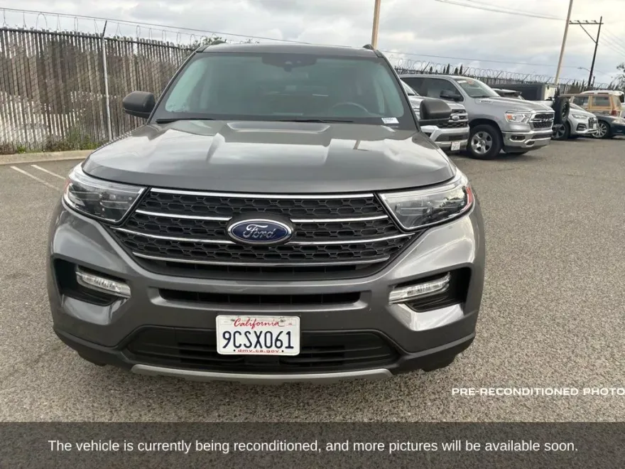 2022 Ford Explorer XLT photo 1