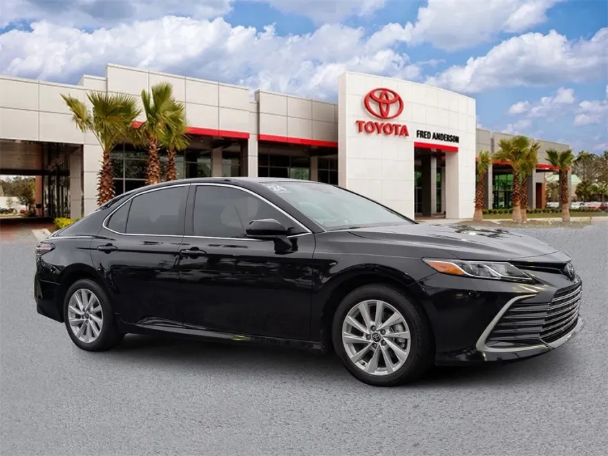 2024 Toyota Camry LE photo 1