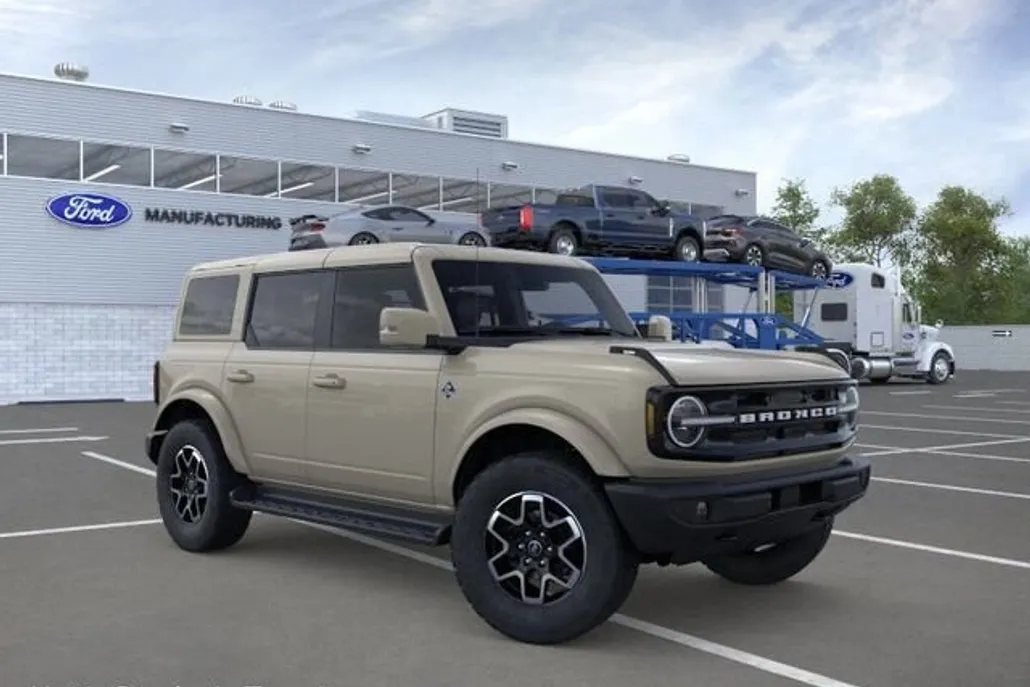 2025 Ford Bronco Outer Banks photo 1