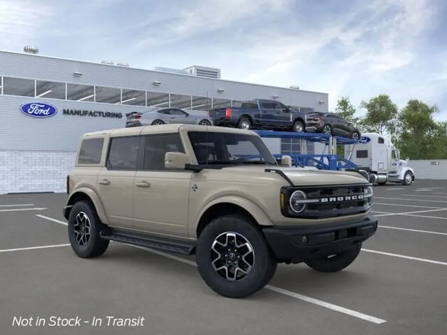 2025 Ford Bronco Outer Banks photo 1