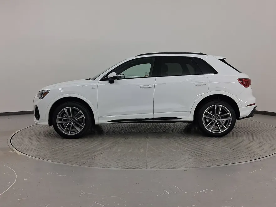 2025 Audi Q3 S line Premium photo 1