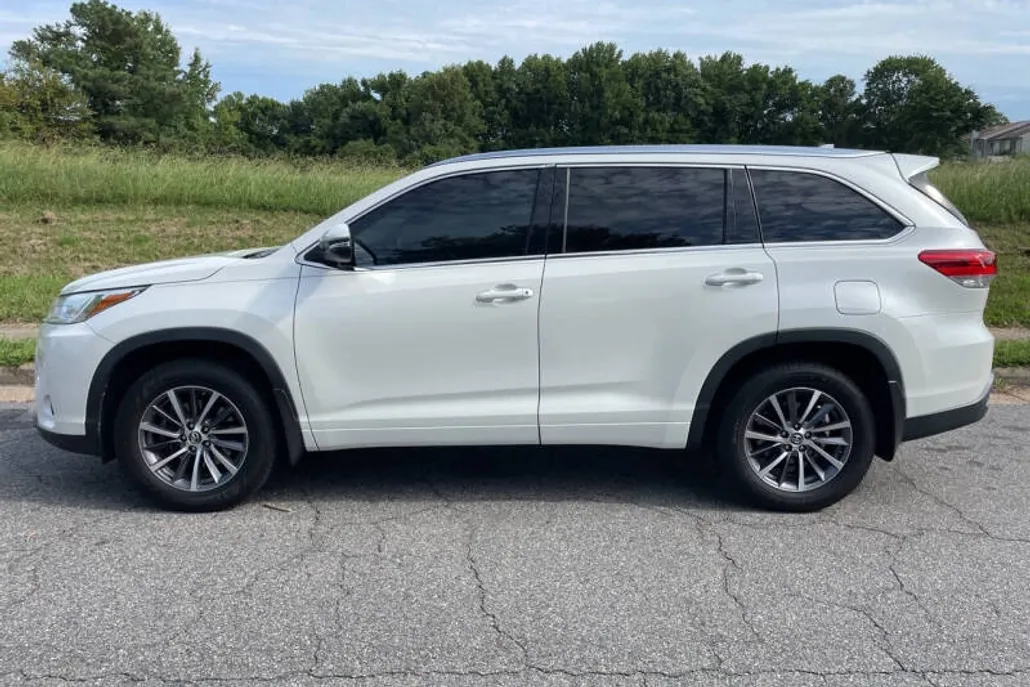 2018 Toyota Highlander XLE photo 1