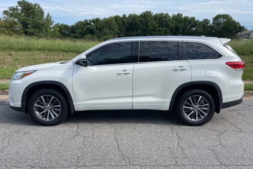 2018 Toyota Highlander XLE photo 1