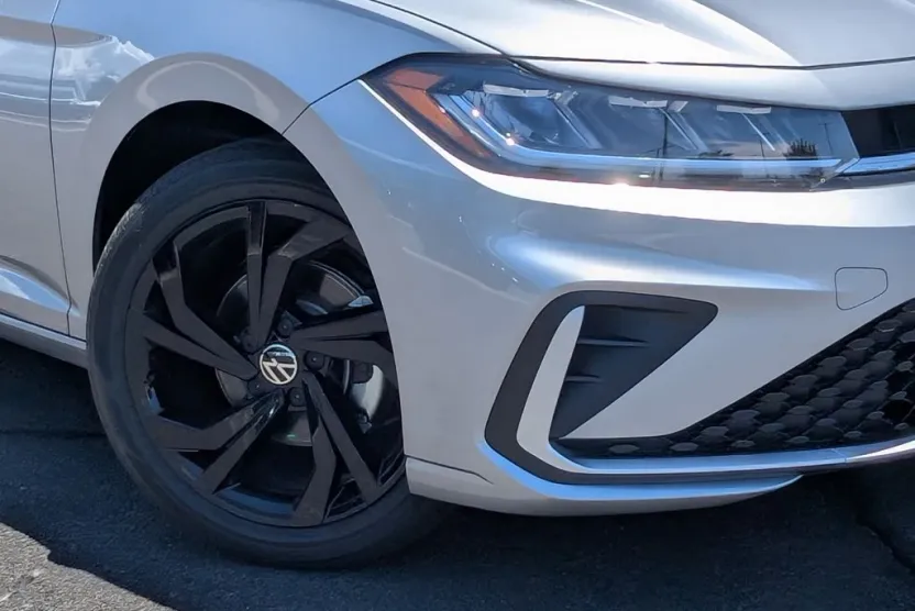 2025 Volkswagen Jetta 1.5T SE photo 1