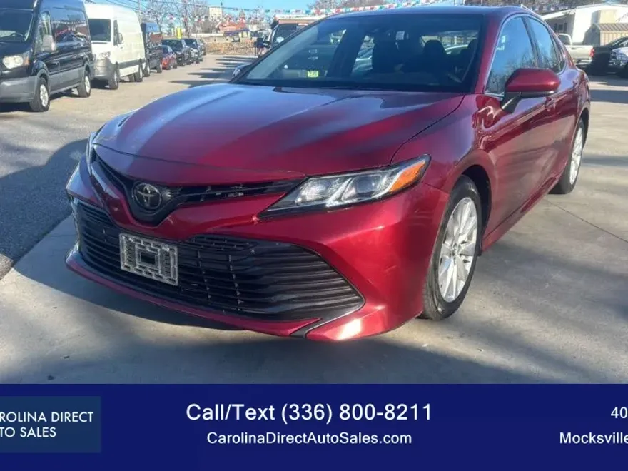 2020 Toyota Camry LE photo 1