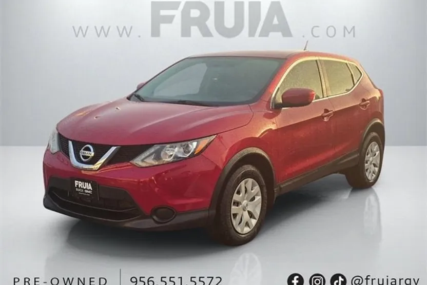 2018 Nissan Rogue Sport S photo 1