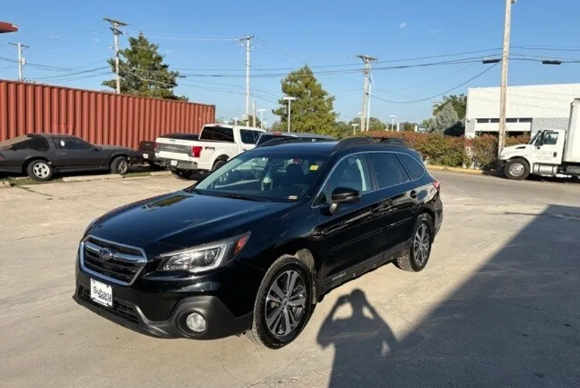 2018 Subaru Outback 2.5i Limited photo 1