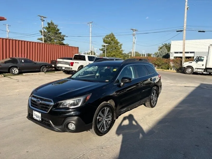 2018 Subaru Outback 2.5i Limited photo 1